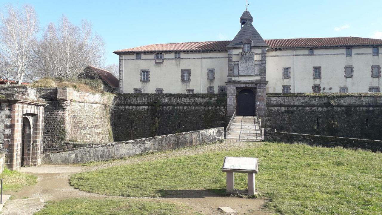 Maison Florenchaenia Sur Le Chemin De Compostelle Apartment Saint-Jean-Pied-de-Port Exterior photo